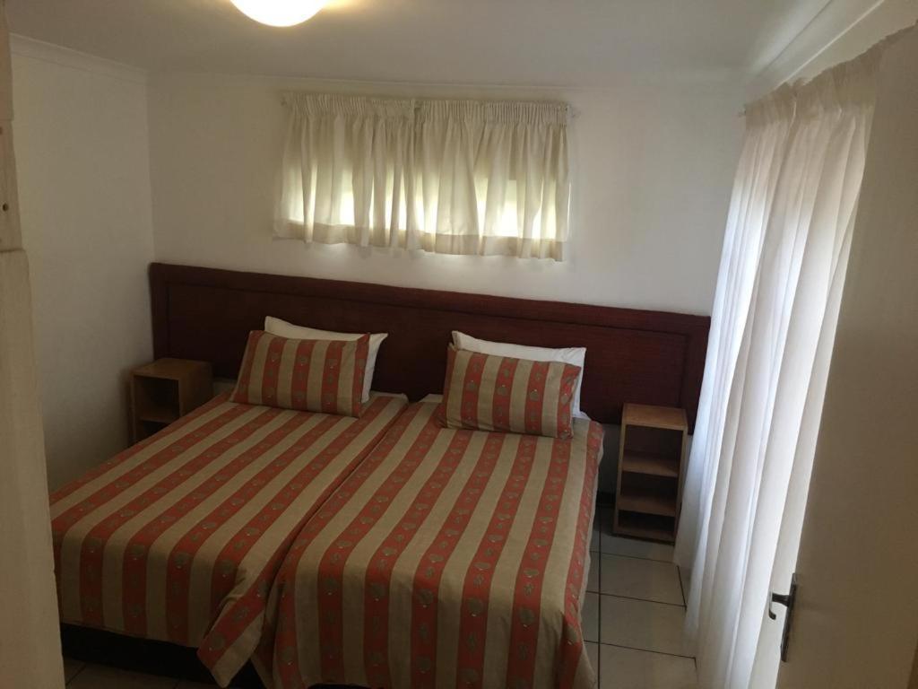 The Crescent Guesthouses - Bnb/Self Catering Durban Exterior photo