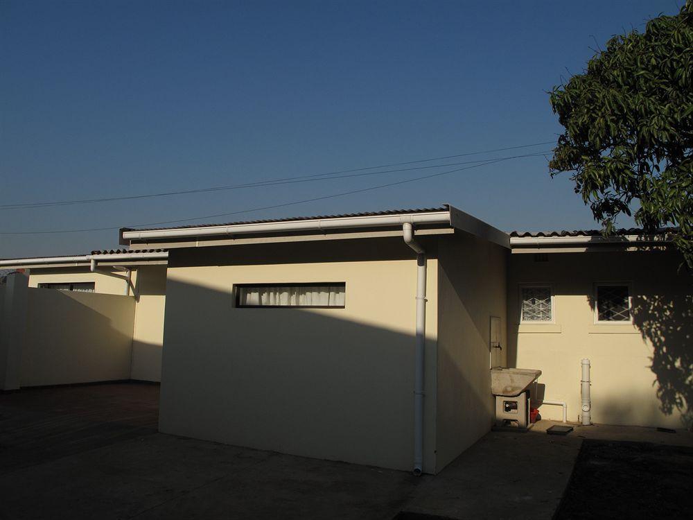 The Crescent Guesthouses - Bnb/Self Catering Durban Exterior photo