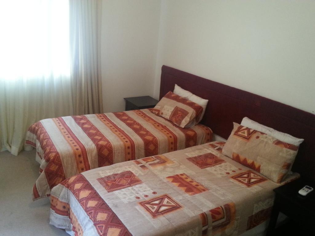 The Crescent Guesthouses - Bnb/Self Catering Durban Exterior photo