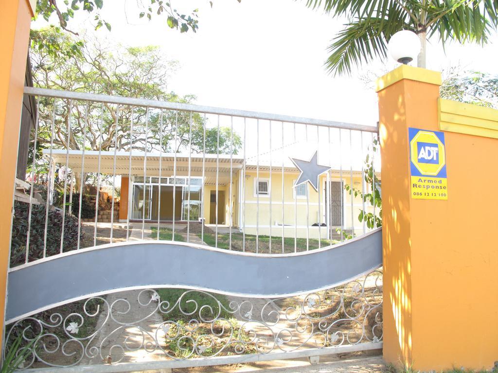 The Crescent Guesthouses - Bnb/Self Catering Durban Exterior photo