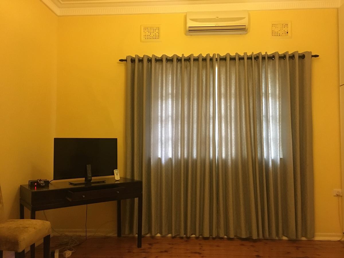 The Crescent Guesthouses - Bnb/Self Catering Durban Exterior photo