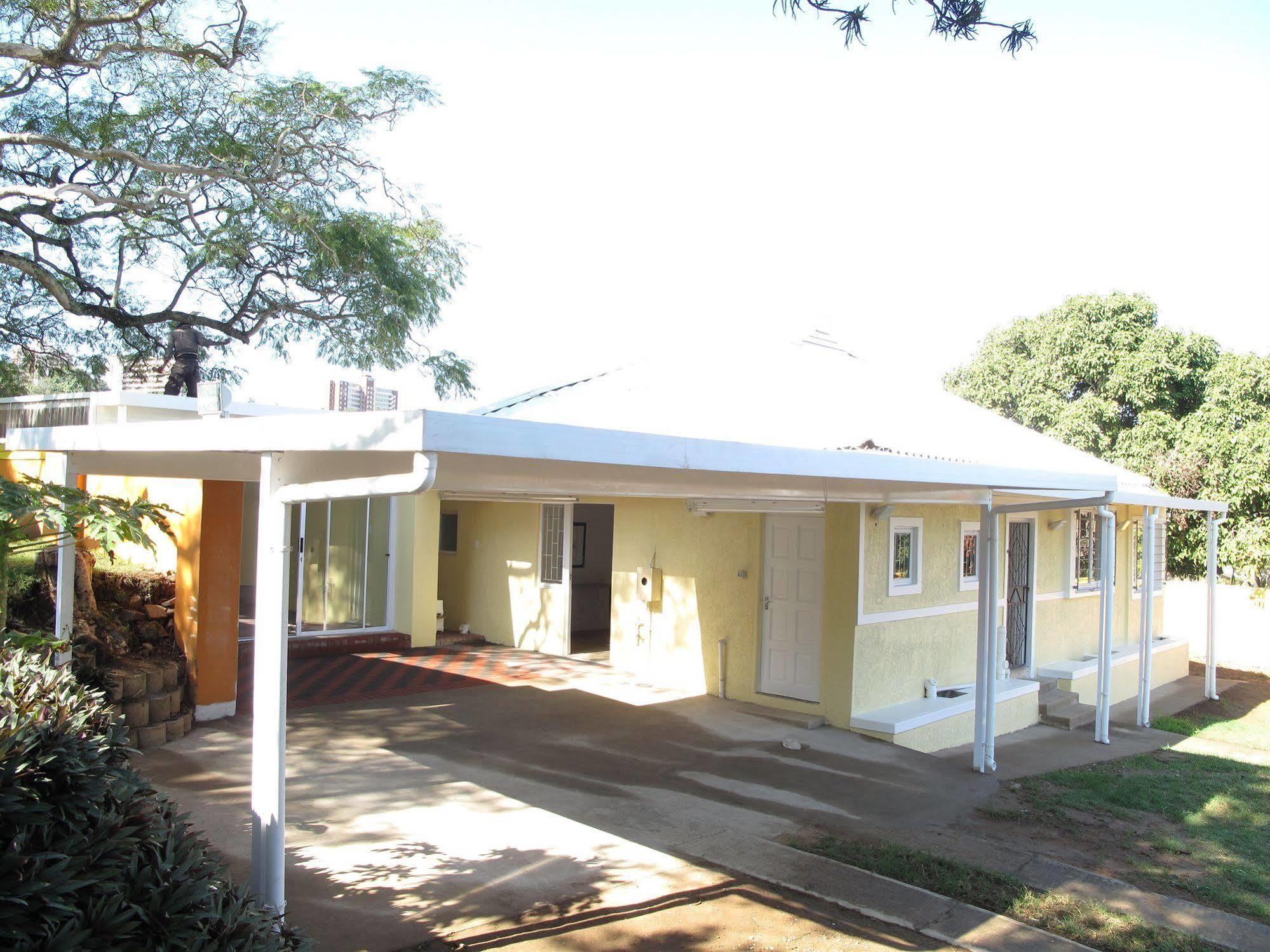 The Crescent Guesthouses - Bnb/Self Catering Durban Exterior photo
